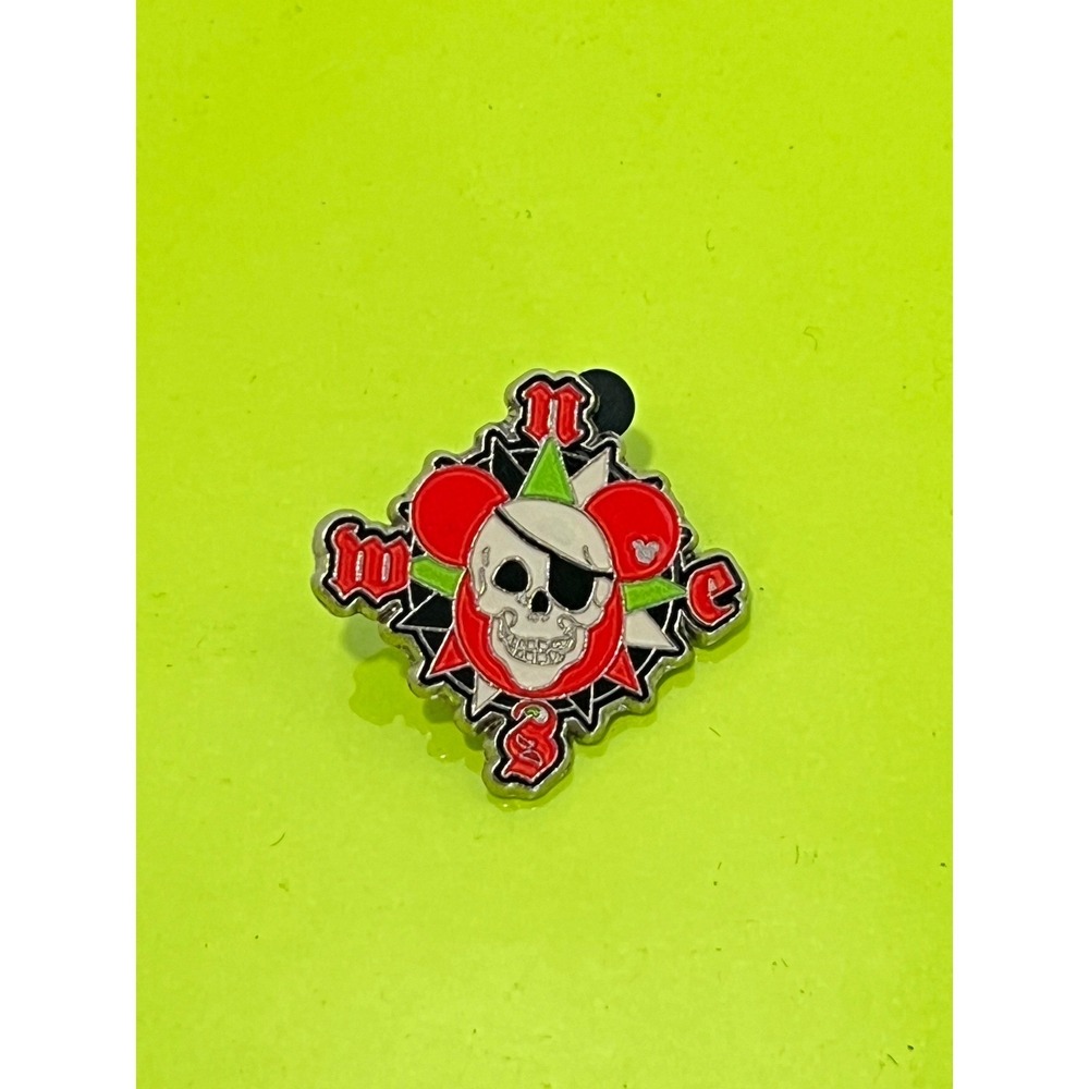 Disney Hidden Mickey Pin 2007 Pirate Skull Compass Rose Enamel 1 of 7 Red EUC